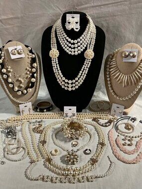 Large Faux Pearl Jewelry Lot Necklaces Earrings Bracelets Brooches Vintage Style